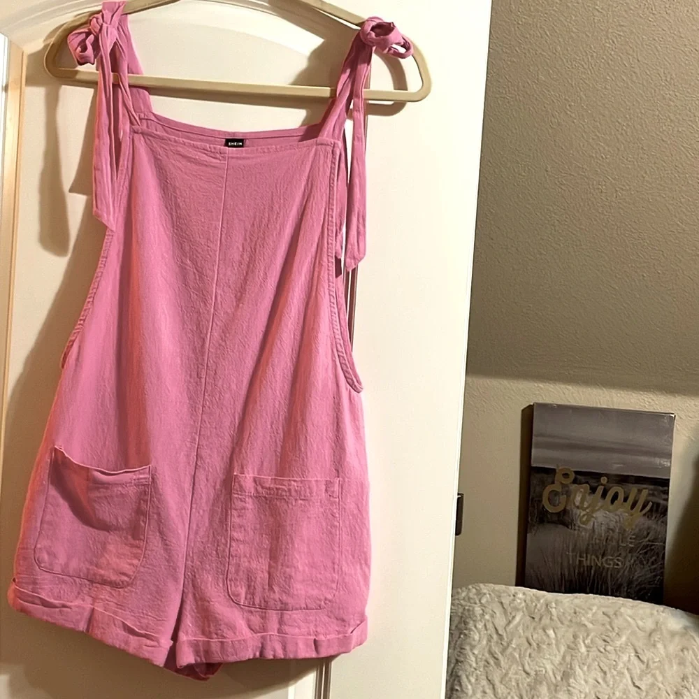Barbie Pink pentifold Overalls SZ:S Romper Front Patch Pocket Ties on Shoulders - Picture 2 of 10